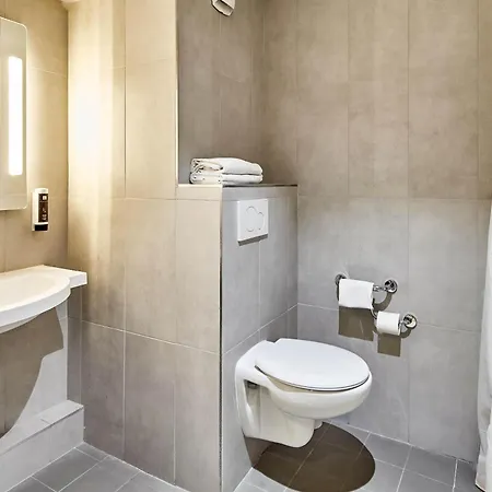 B&B HOTEL Paris Ivry Quai de Seine-3