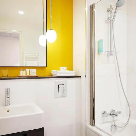 B&B HOTEL Paris 17 Batignolles-2