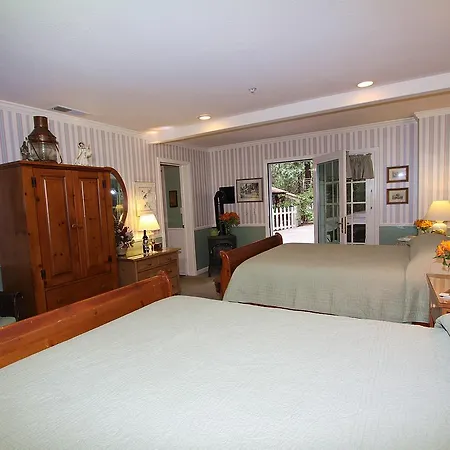 Mccaffrey House Bed And Breakfast Inn-3