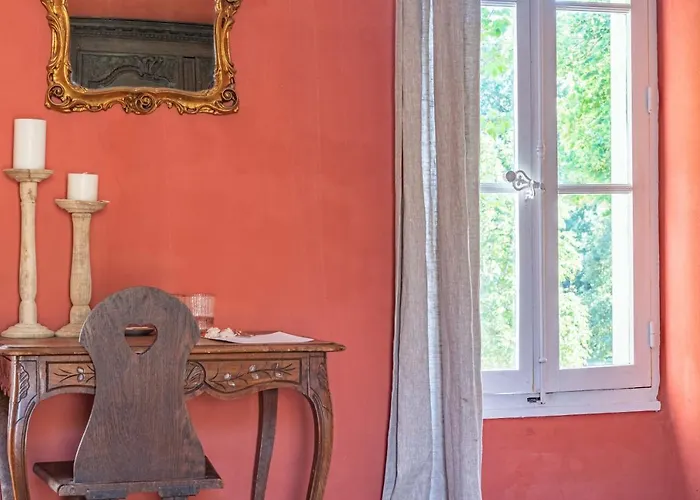 Bed and Breakfast Prieuré Notre-Dame de Conil - 12e siècle à Rognes
