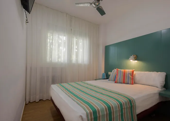 Yomo Hostal BCN Port