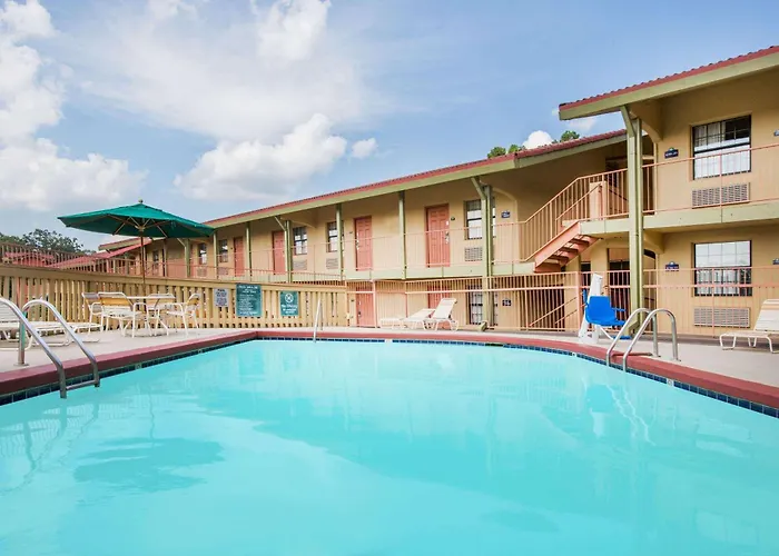 Days Inn By Wyndham Little Rock/Medical Center