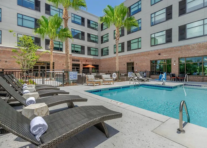 Doubletree By Hilton Charleston Riverview