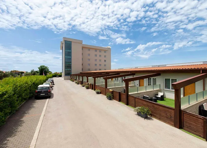 Simon Hotel