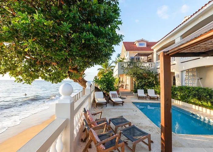 Tres Sirenas Beach Inn Rincon