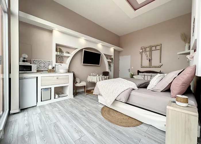 Chambre avec spa, piscine et sauna privatif