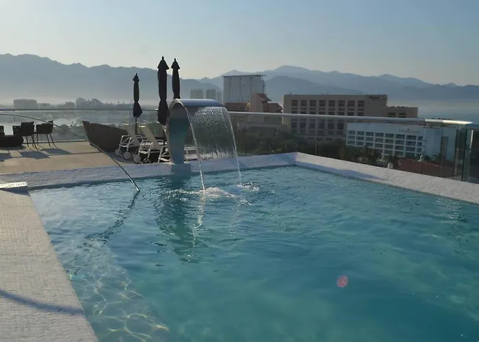 Luxury Condo On The Marina