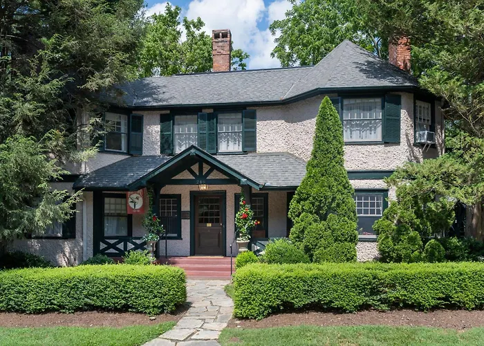 Pinecrest Bed & Breakfast Asheville