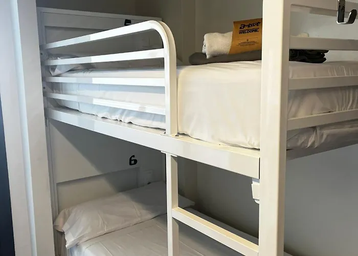 Amistat Island Hostel Ibiza - Albergue Juvenil San Antonio Abad