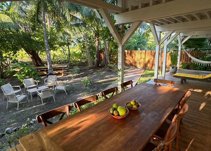 Le Coconut Lodge Avatoru