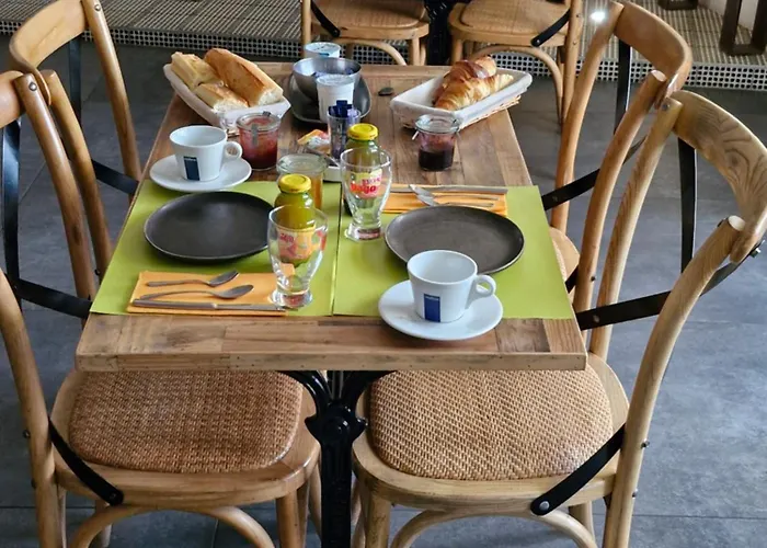Chambres d'hôtes du Bistrot d'ici Saint-Saturnin 