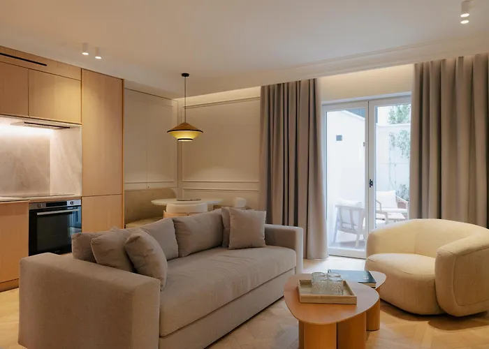 Maison Iéna - Serviced Apartments on Champs Elysées