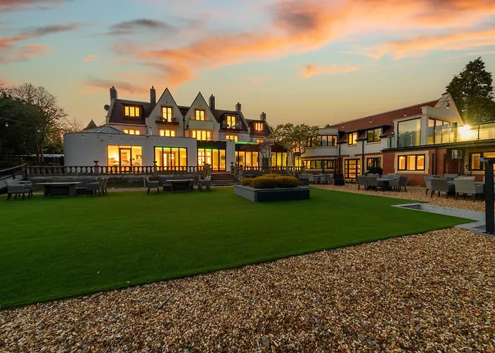 Holm House - Stylish Coastal Suites - Hedd Spa - Silures Bar & Restaurant Penarth