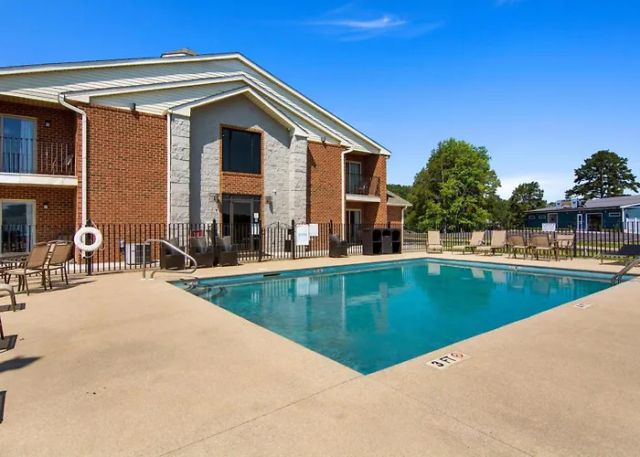 Clarion Pointe On The Lake Clarksville-South Hill West