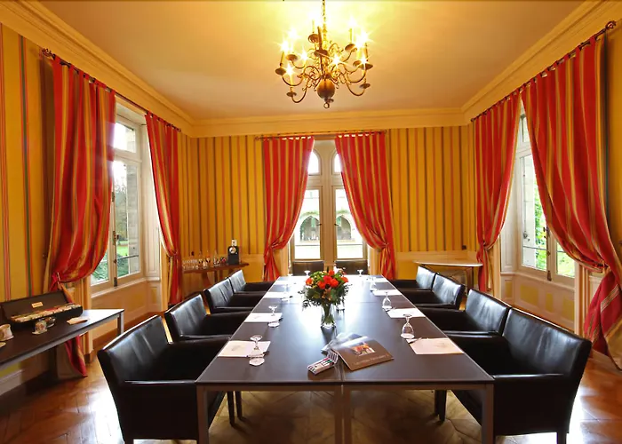 Abbaye Des Vaux De Cernay Hotel