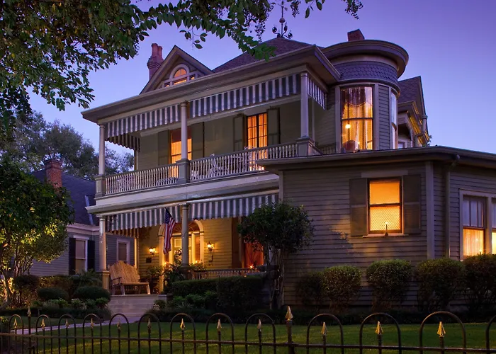 Devereaux Shields House