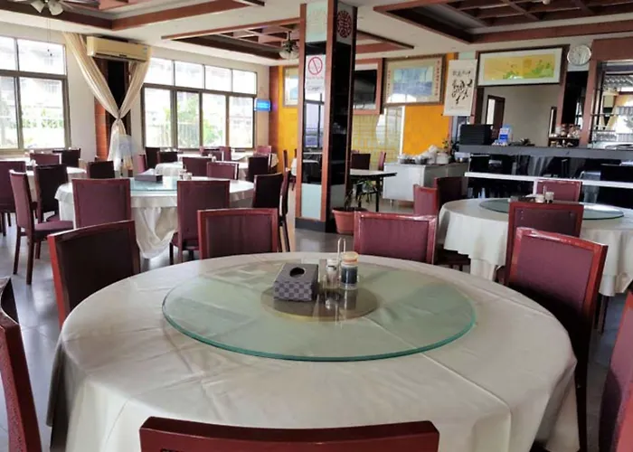 Emerald Hotel & Restaurant