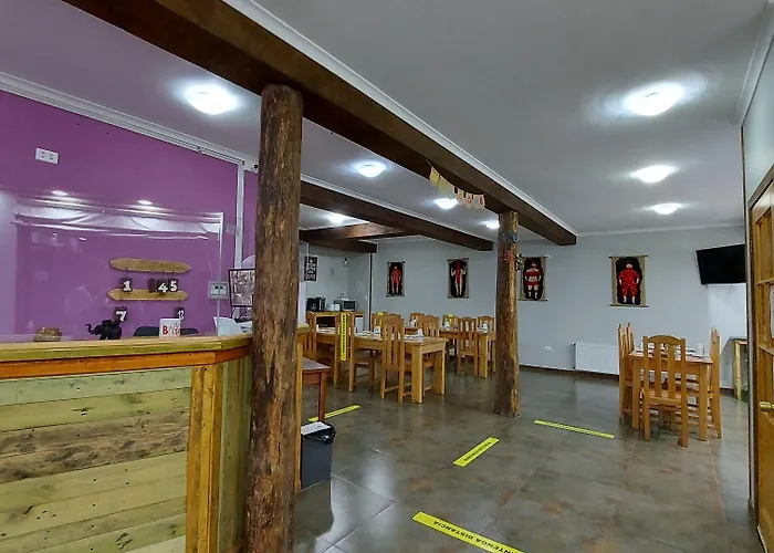 Hostal La Base