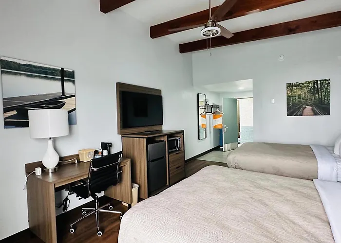 Quality Inn - On The Lake Clarksville-Boydton