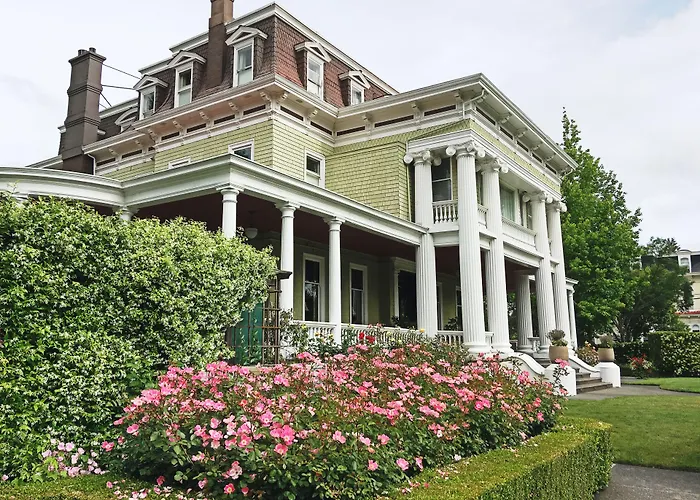 Churchill Manor