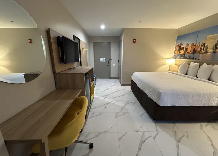 Days Inn By Wyndham Staten Island