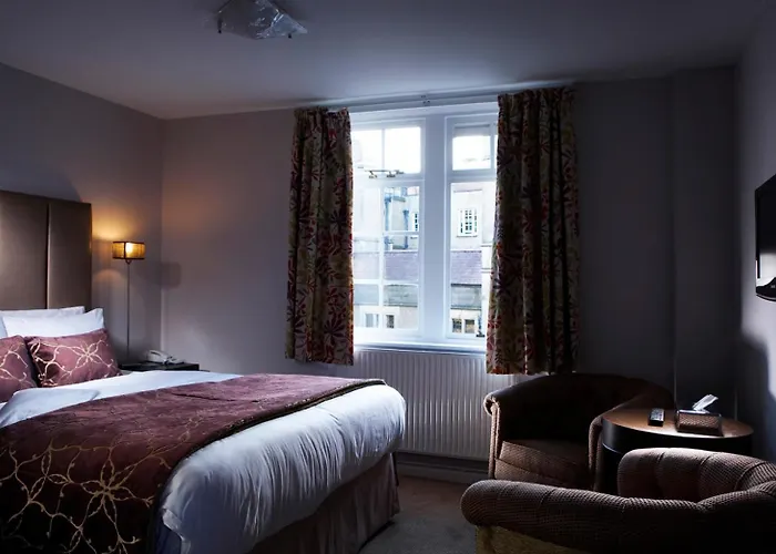 Fanhams Hall, Exclusive Collection