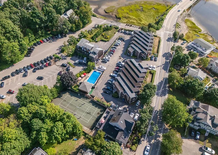 Aspinquid Resort